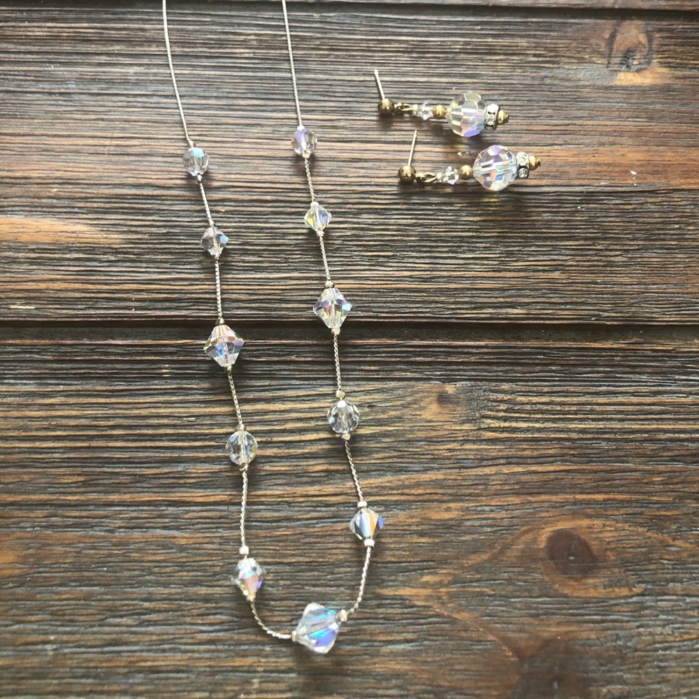 Necklace and earring set